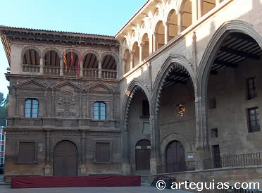 Plaza de Espa&ntilde;a de Alca&ntilde;iz, Teruel