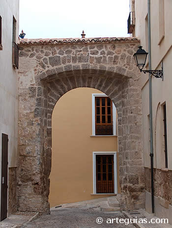 Una de las puertas de la muralla. Albaida, Valencia