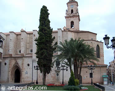 La colegiata est&aacute; en el casco hist&oacute;rico de Gand&oacute;a