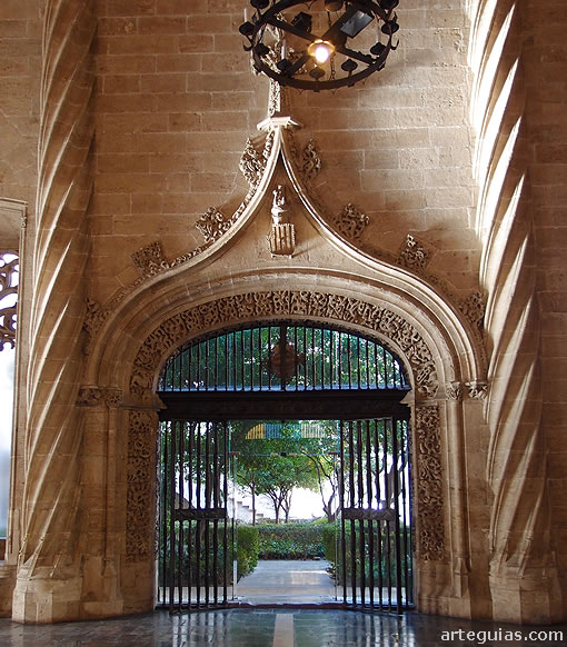 Puerta de la Sala de Contratación