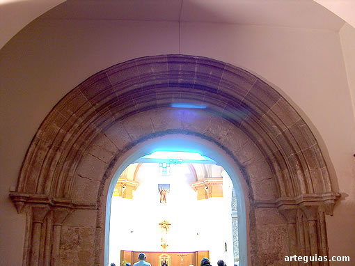 Puerta románica. San Vicente de la Roqueta de Valencia