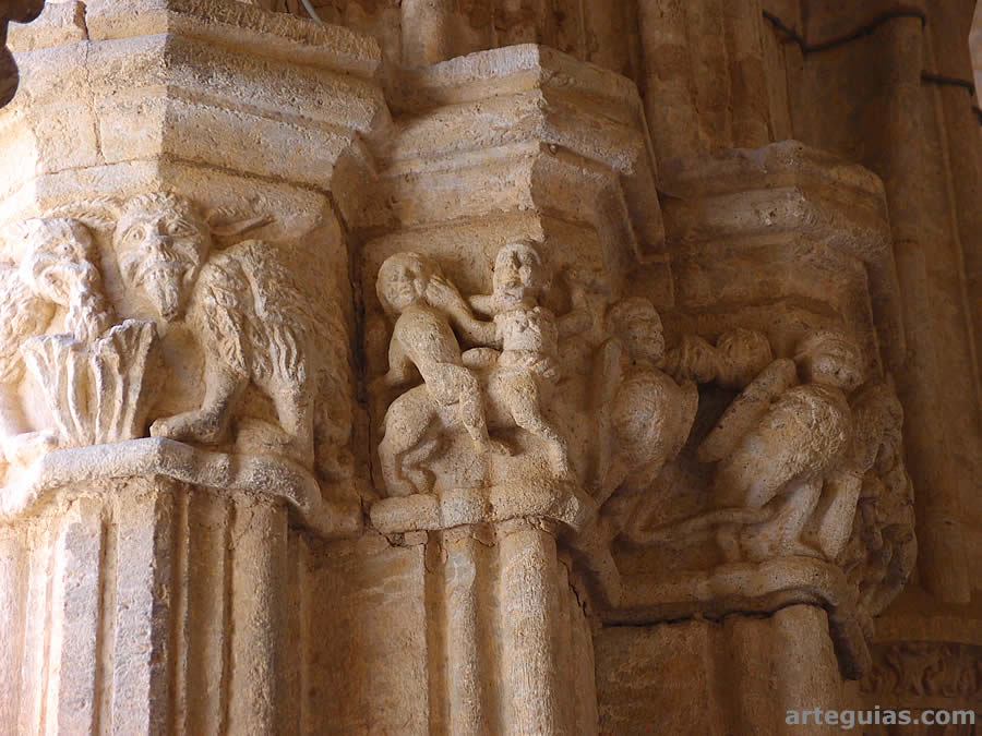 Relieves del claustro