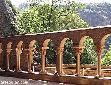 El Monasterio de San Juan de la Pe&ntilde;a se encuentra ubicado en un lugar de extraordinaria belleza