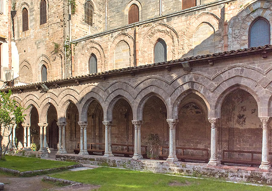 cLAUSTRO