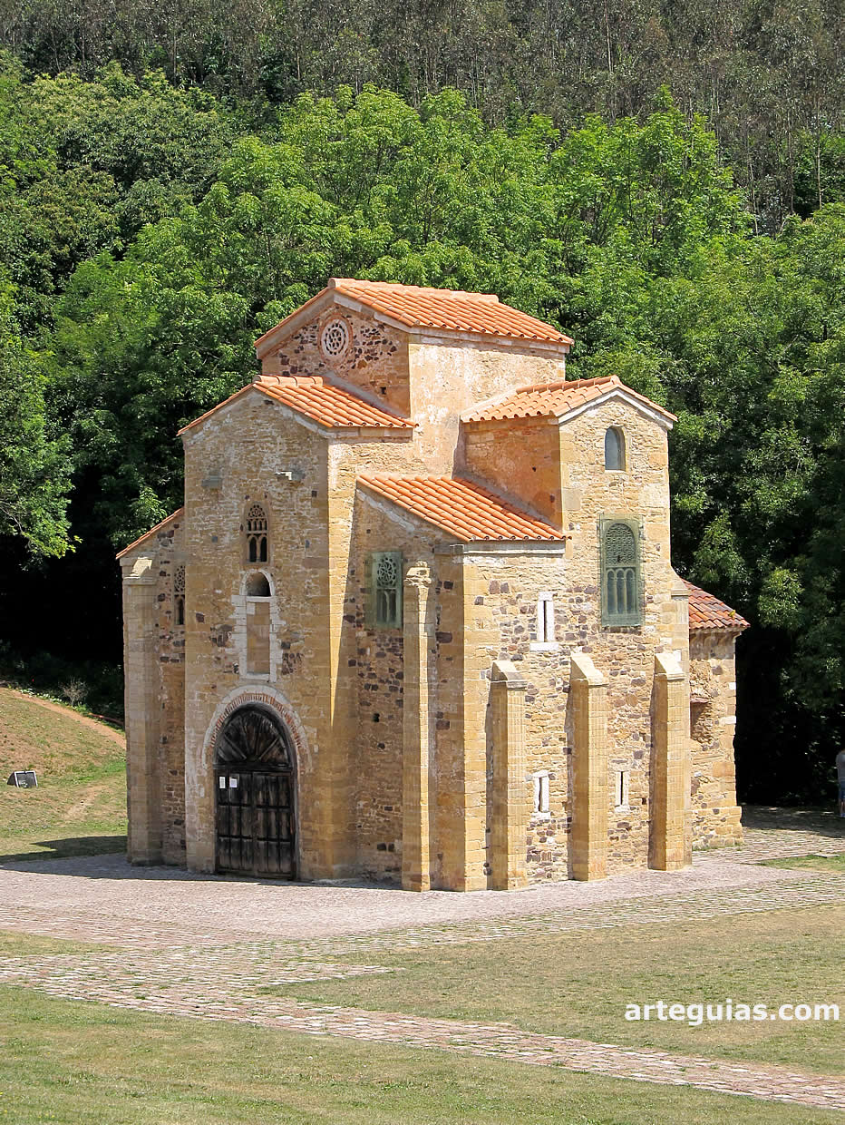 Viaje a Oviedo: iglesia de San Miguel de Lillo